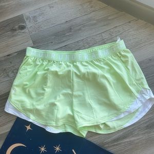 Under armour ahorts